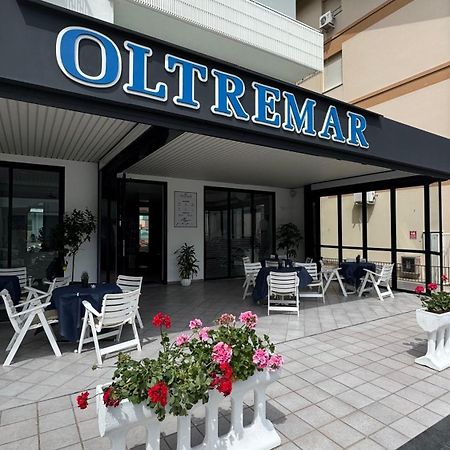 Hotel Oltremar B&B Cattolica Bagian luar foto