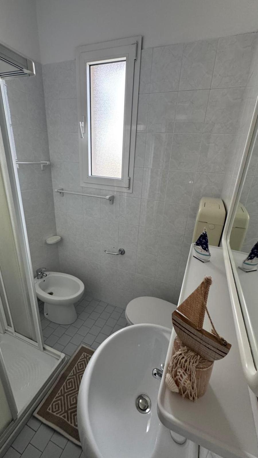 Hotel Oltremar B&B Cattolica Bagian luar foto