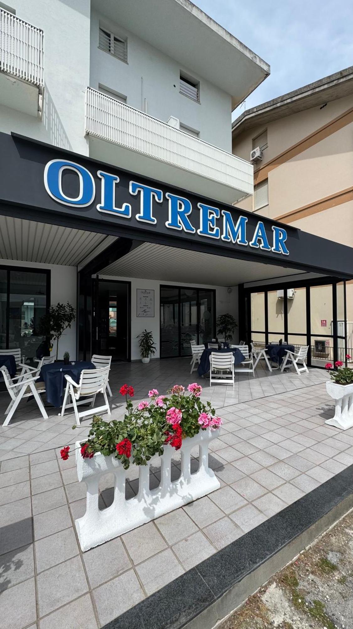 Hotel Oltremar B&B Cattolica Bagian luar foto
