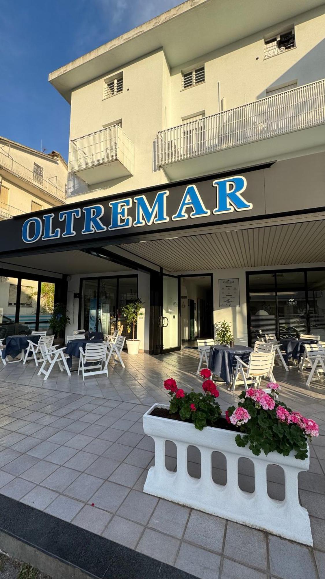 Hotel Oltremar B&B Cattolica Bagian luar foto